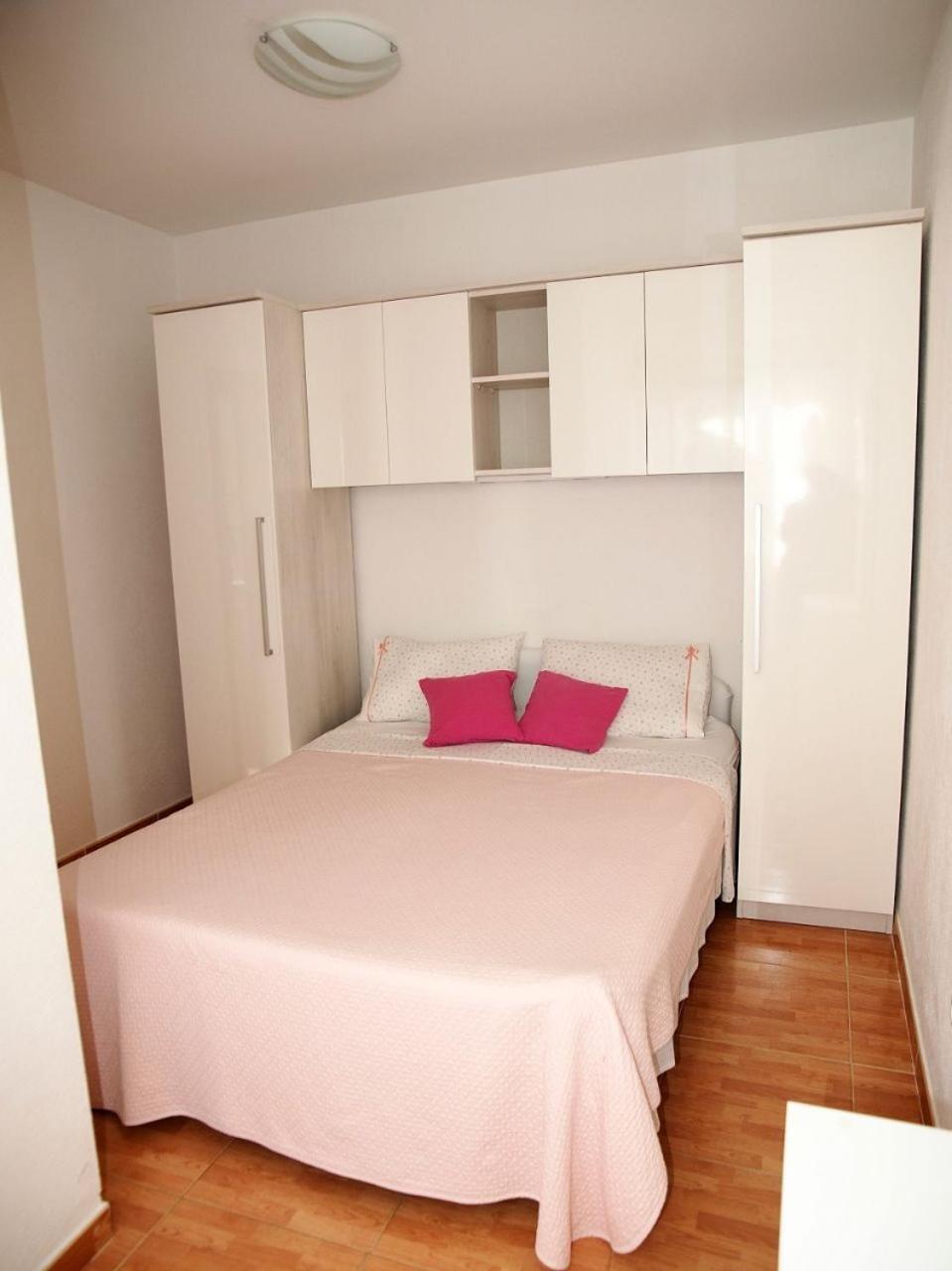 Apartments Ivi - 100 M From Pebble Beach Drasnice Εξωτερικό φωτογραφία