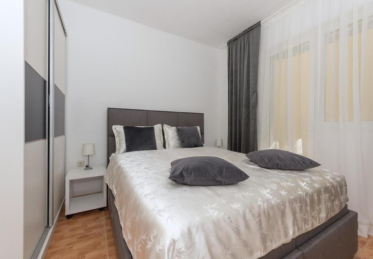 Apartments Ivi - 100 M From Pebble Beach Drasnice Εξωτερικό φωτογραφία