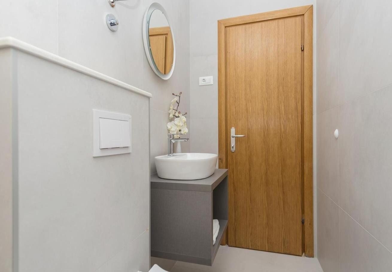 Apartments Ivi - 100 M From Pebble Beach Drasnice Εξωτερικό φωτογραφία