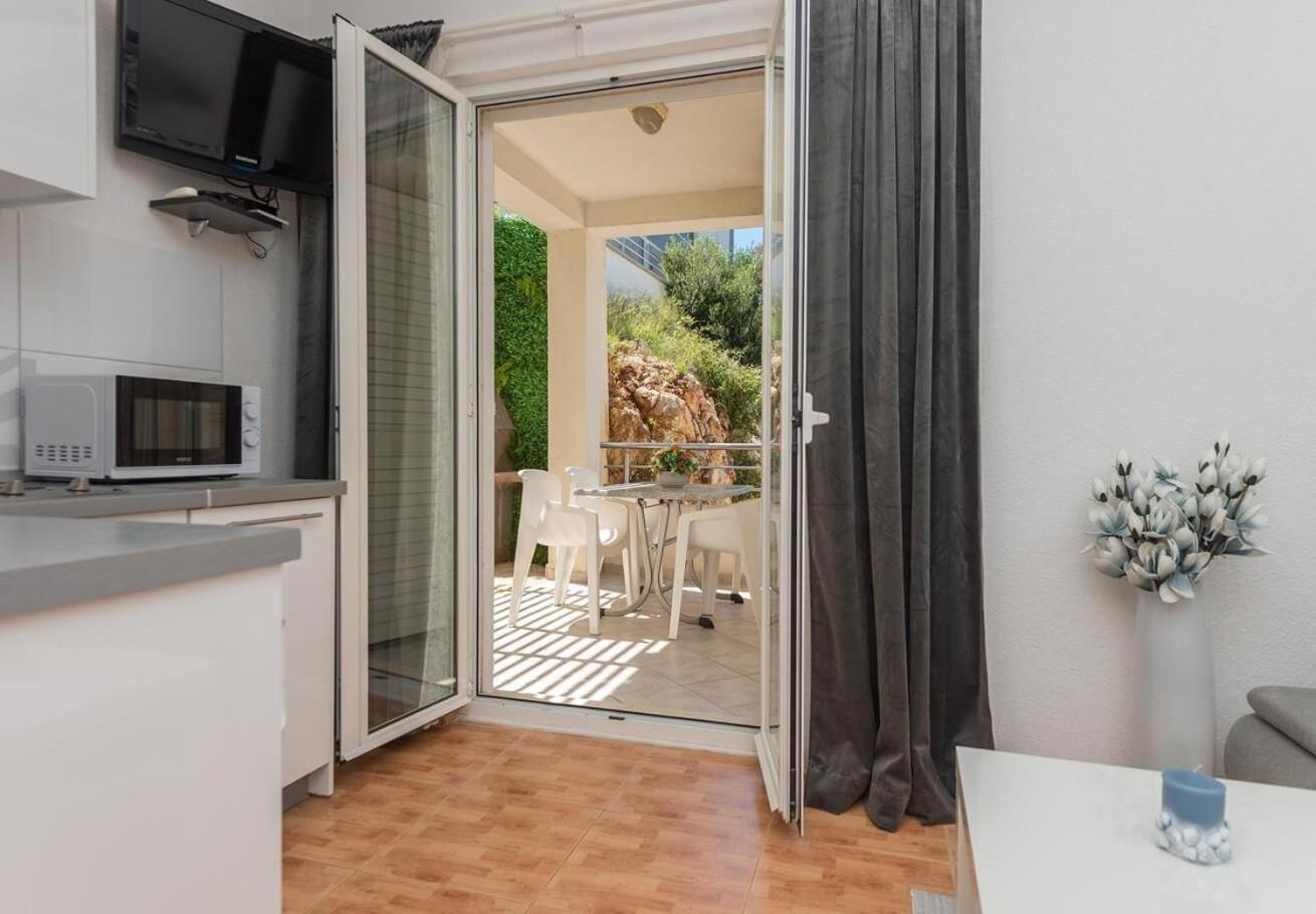 Apartments Ivi - 100 M From Pebble Beach Drasnice Εξωτερικό φωτογραφία